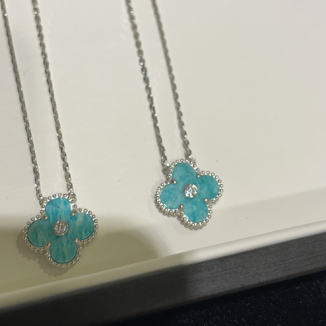 {
"⭐Shinejoy": "CLOVER 15MM DIAMOND SVRES PORCELAIN NECKLACE SILVER"
}