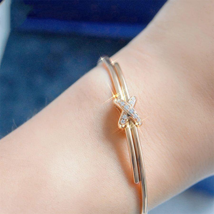 {
"⭐Shinejoy": "【⭐Shinejoy】ピンクゴールド・ダイヤモンド ブレスレット"
}