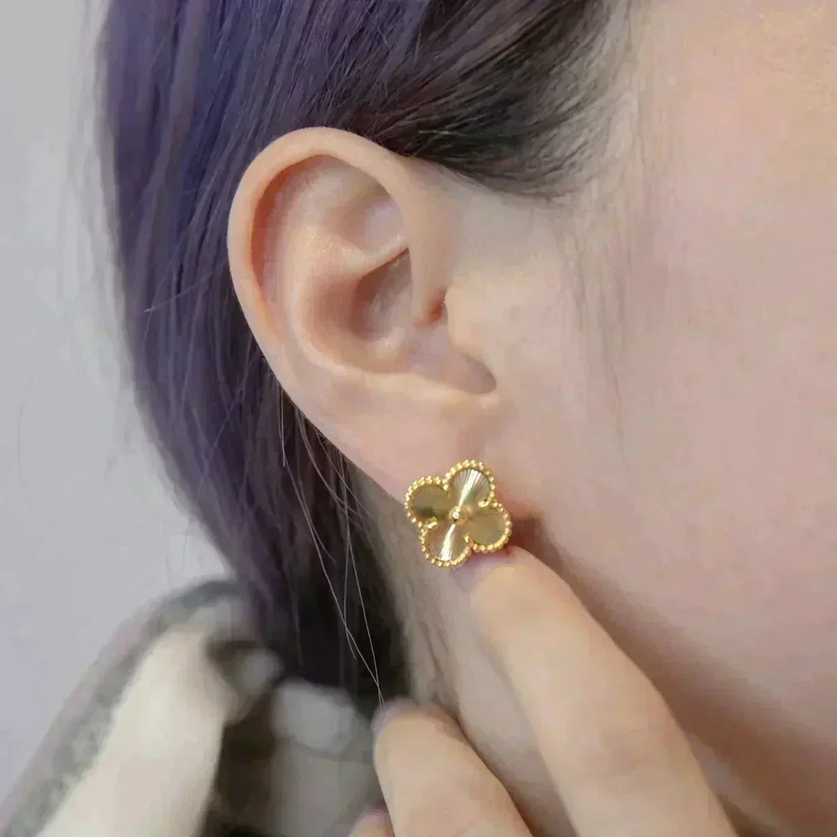 [⭐Shinejoy]CLOVER MEDIUM 1 MOTIFS LASER EARRINGS