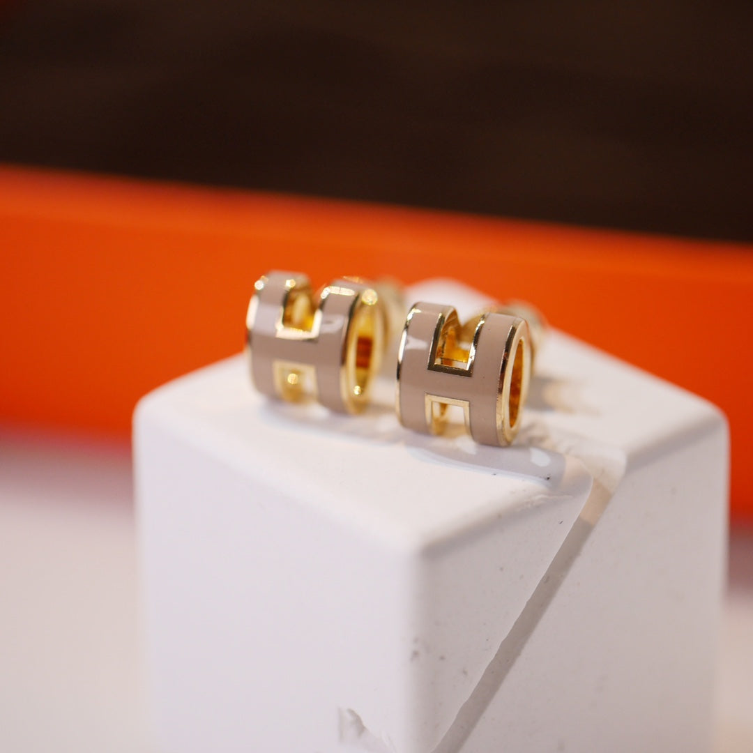 [⭐Shinejoy]MINI POP H GOLD EARRINGS GREY