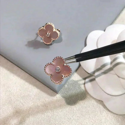 [⭐Shinejoy]CLOVER MEDIUM 1 MOTIFS  PINK MOP DIAMOND EARRINGS