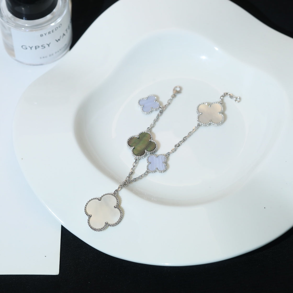 {
  "⭐Shinejoy": "CLOVER BRACELET 5 MOTIFS MOP CHALCEDONY SILVER"
}