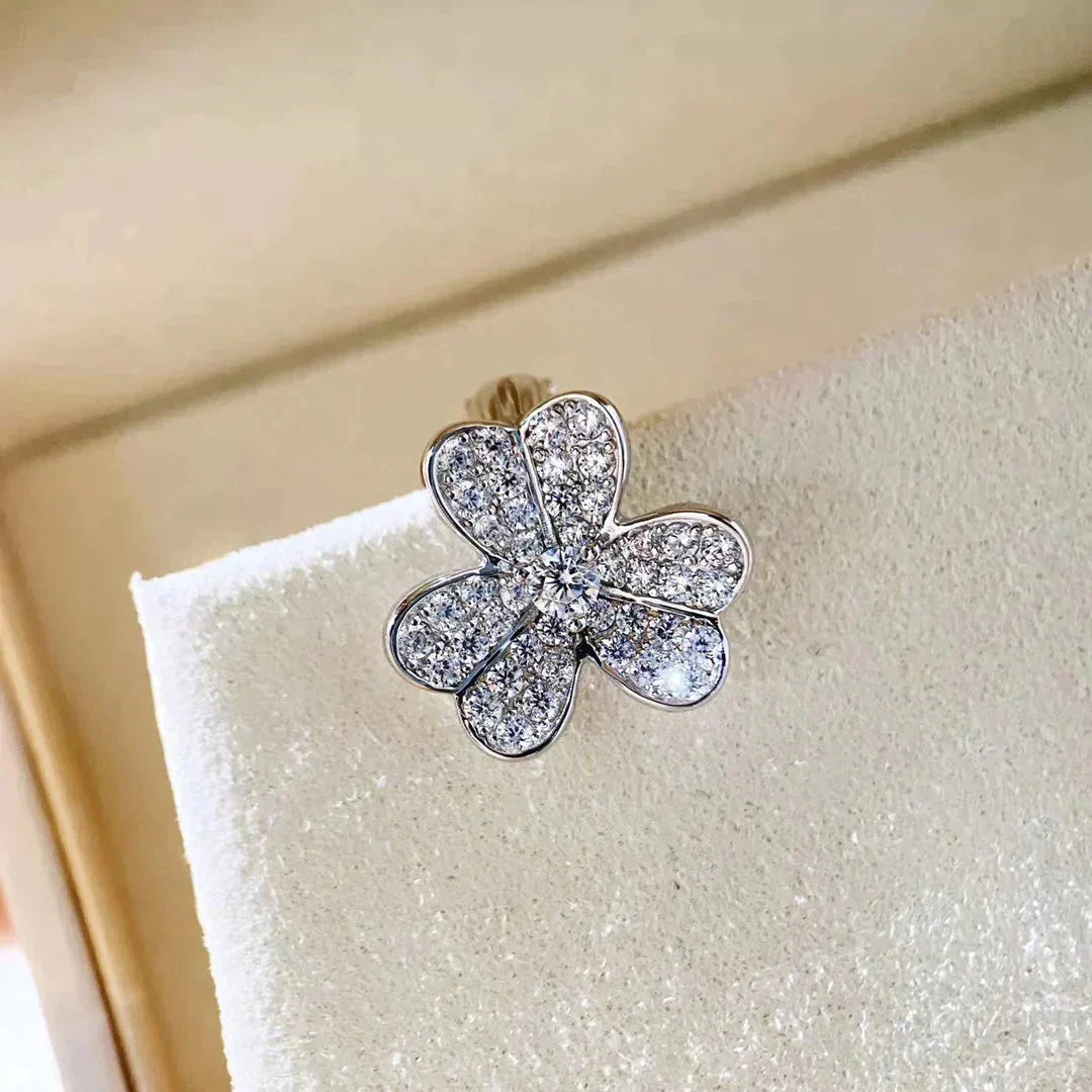 [⭐Shinejoy]クローバーコスモス ダイヤモンドピアス シルバー