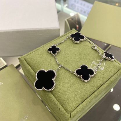 {
  "⭐Shinejoy": "CLOVER 5 MOTIFS SIVLER ONYX BRACELET"
}