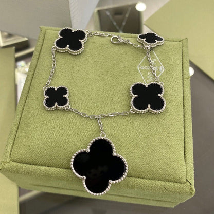 {
  "⭐Shinejoy": "CLOVER 5 MOTIFS SIVLER ONYX BRACELET"
}