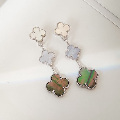 [⭐Shinejoy]クローバー 3モチーフ カルセドニー ダークマザーオブパール シルバーピアス