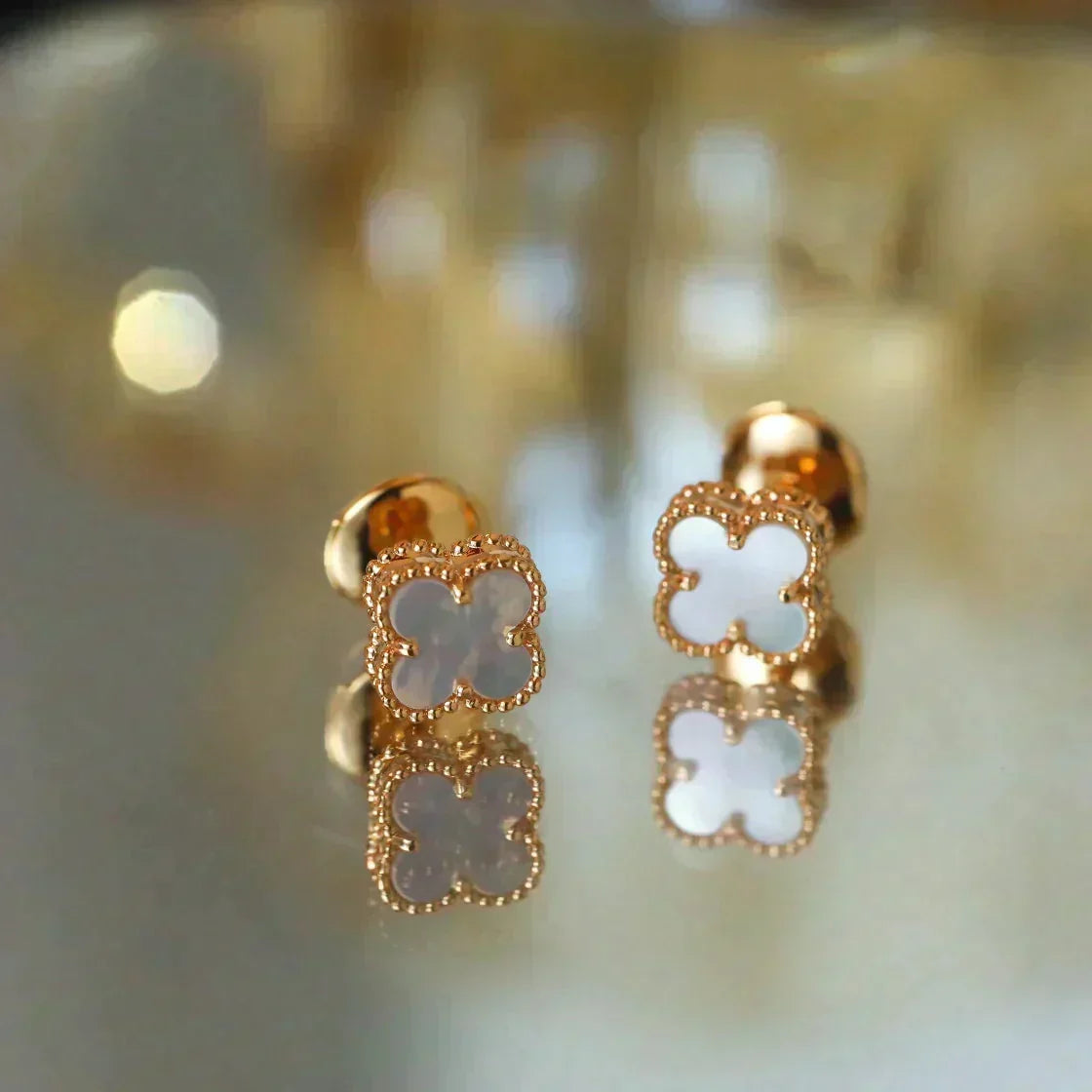 [⭐Shinejoy]CLOVER MINI 9.5MM WHITE MOP EARRINGS