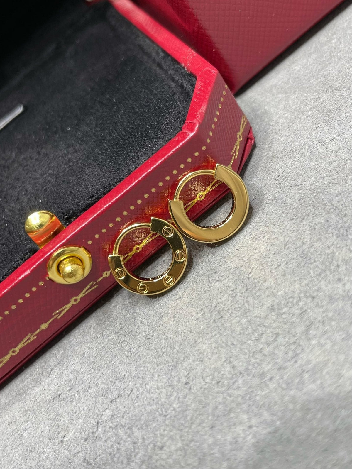 [⭐Shinejoy]LOVE MINI EARRINGS