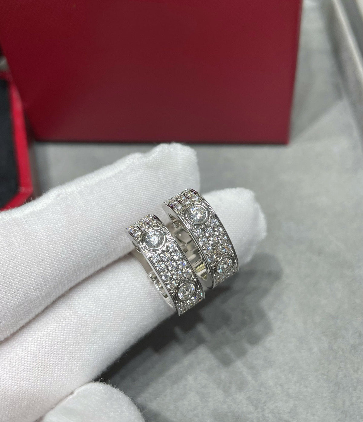 [⭐Shinejoy]LOVE 5.5MM ダイヤモンドパヴェピアス