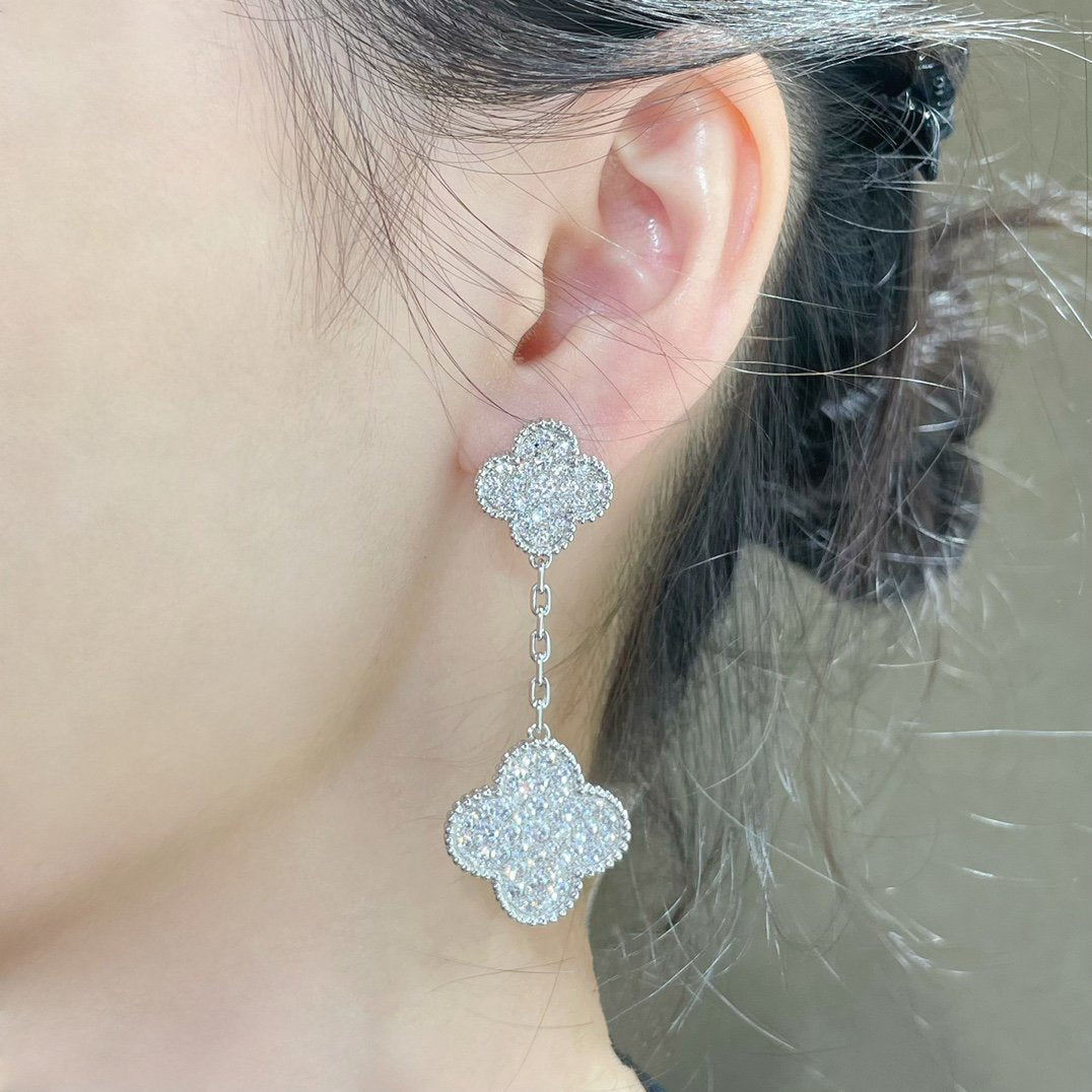 [⭐Shinejoy]CLOVER 2モチーフ ダイヤモンドパヴェ シルバーピアス