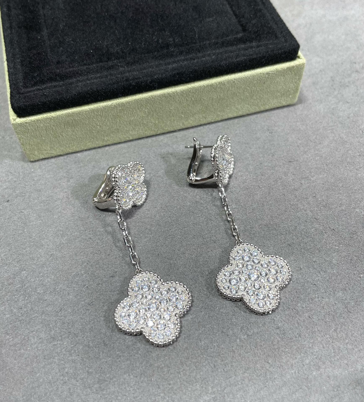 [⭐Shinejoy]CLOVER 2モチーフ ダイヤモンドパヴェ シルバーピアス