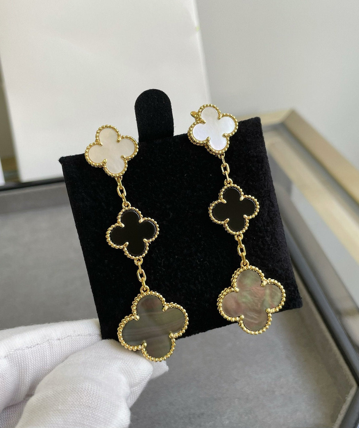 [⭐Shinejoy]クローバー 3モチーフ マザーオブパール オニキス ダークマザーオブパール ピンクゴールド ピアス