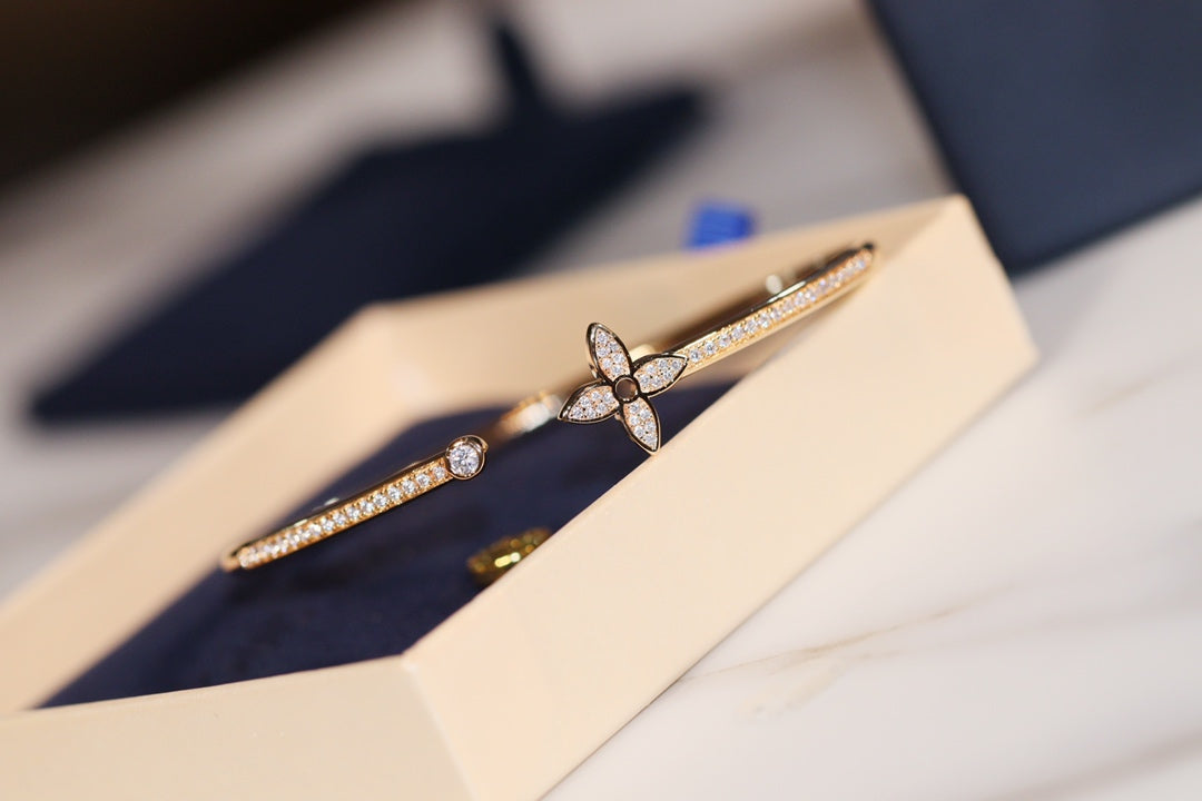 [⭐Shinejoy]IDYLLE GOLD OPEN BRACELET DIAMOND PAVED