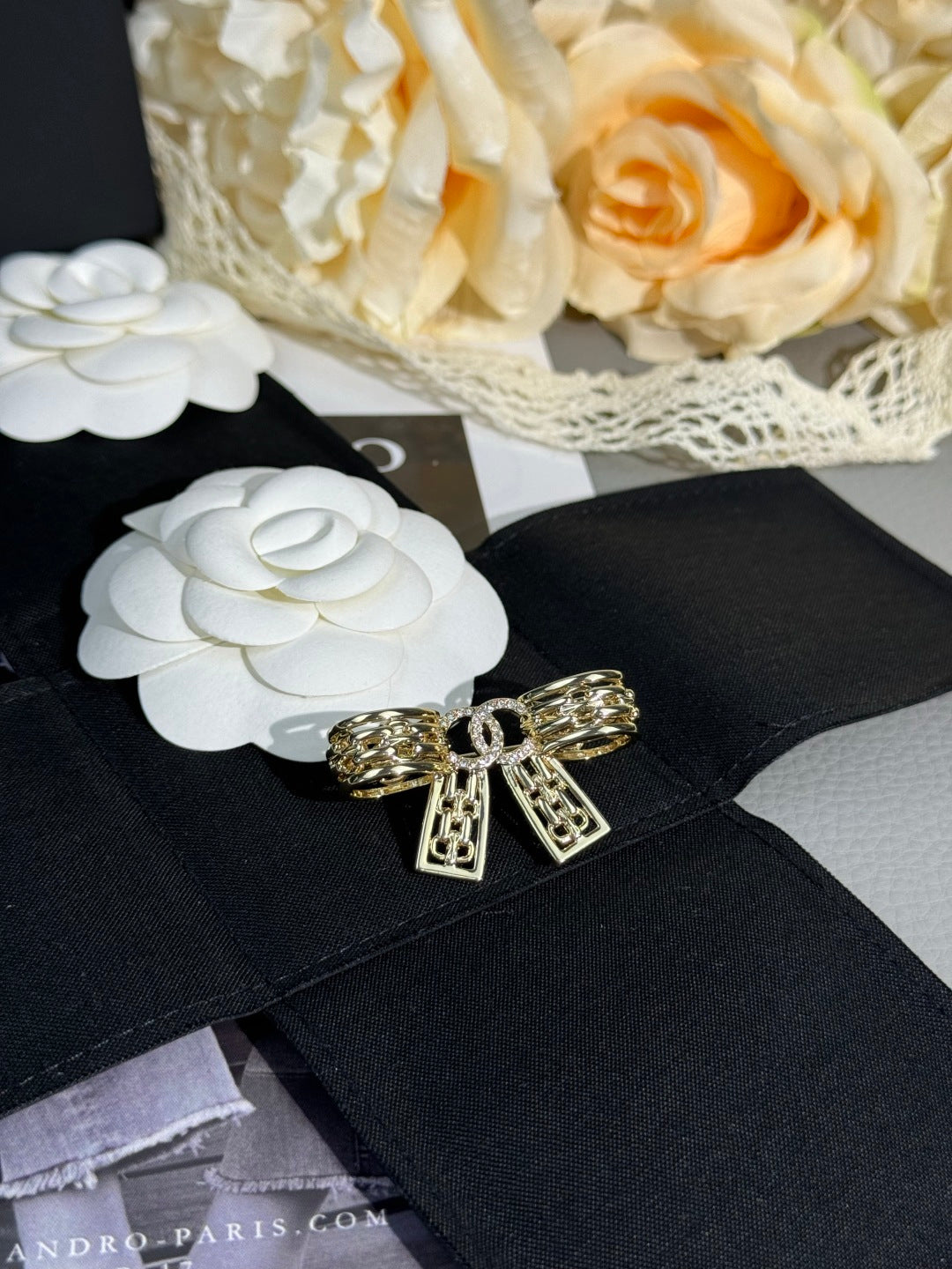 [⭐Shinejoy]25K Hollow Bow Brooch