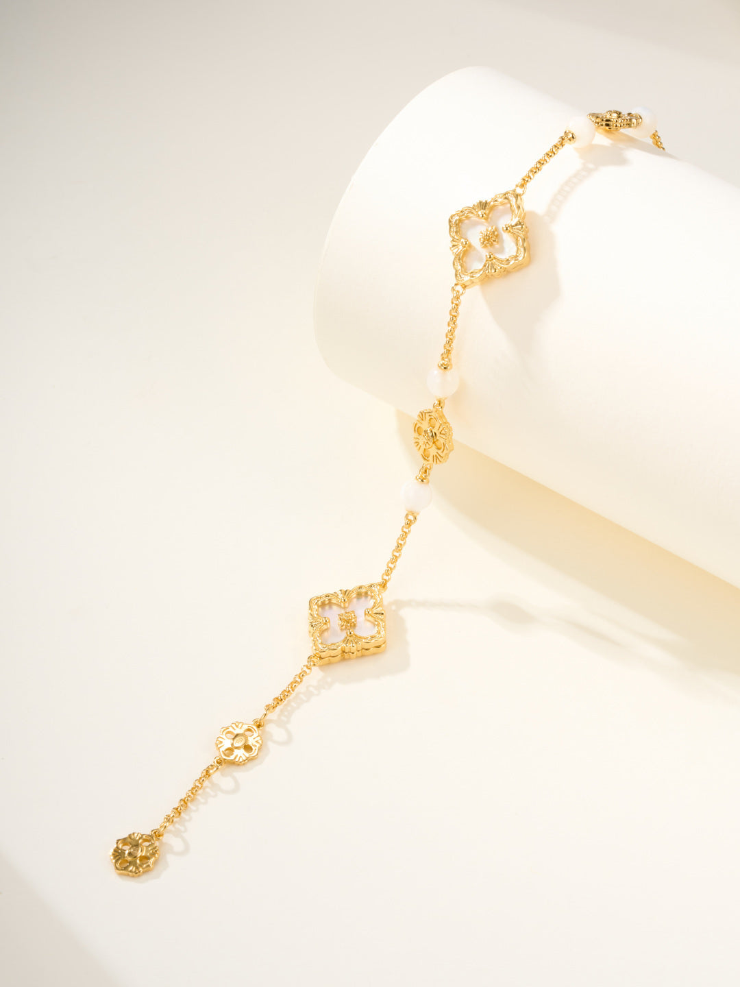[⭐Shinejoy]B.C.L ENAMELED Three-Flower Bracelet（Trumpet)