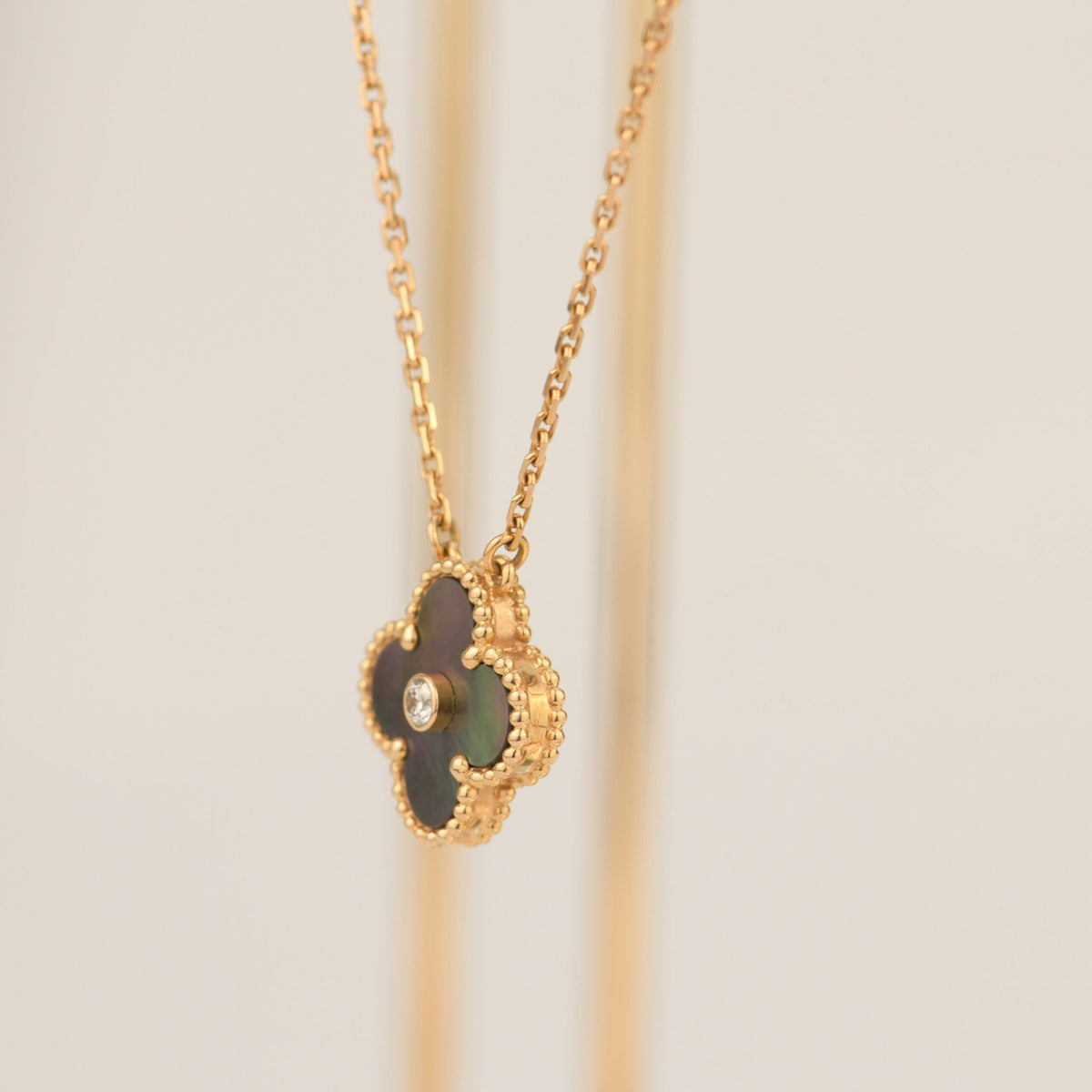 [⭐Shinejoy]CLOVER 15MM DIAMOND AND MOTHER-OF-GREY NECKLACE