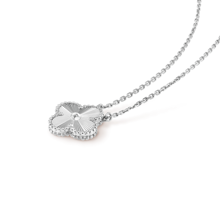 [⭐Shinejoy]CLOVER 15MM LASER NECKLACE SILVER