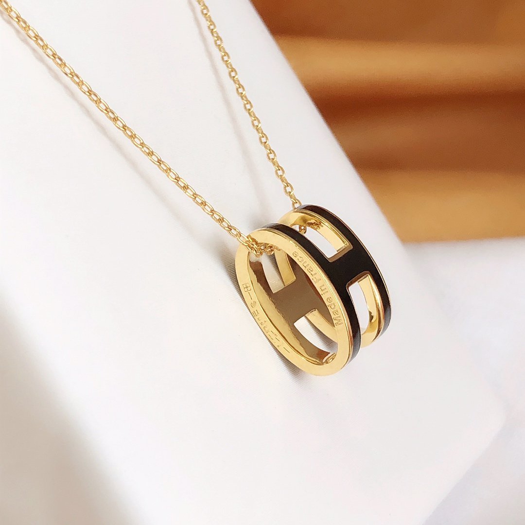 [⭐Shinejoy]HM CLIC BLACK ENAMEL GOLD NECKLACE