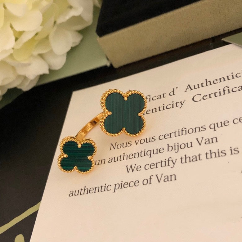 [⭐Shinejoy]CLOVER BETWEEN THE FINGER RING